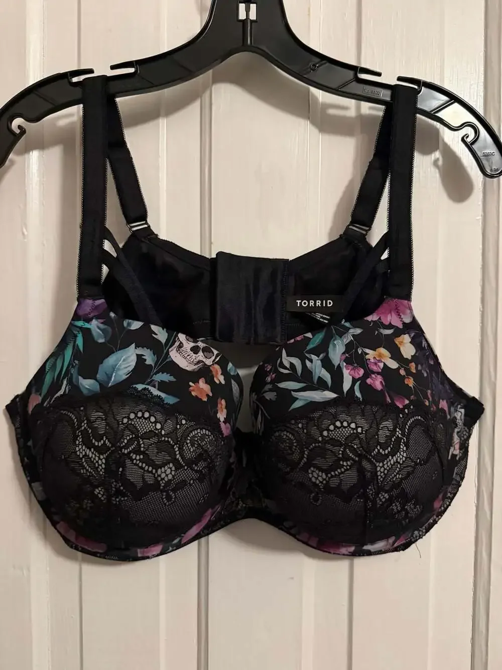 Torrid Skull Gardens Floral Black Lightly Lined Strappy T-Shirt Bra Size 44D